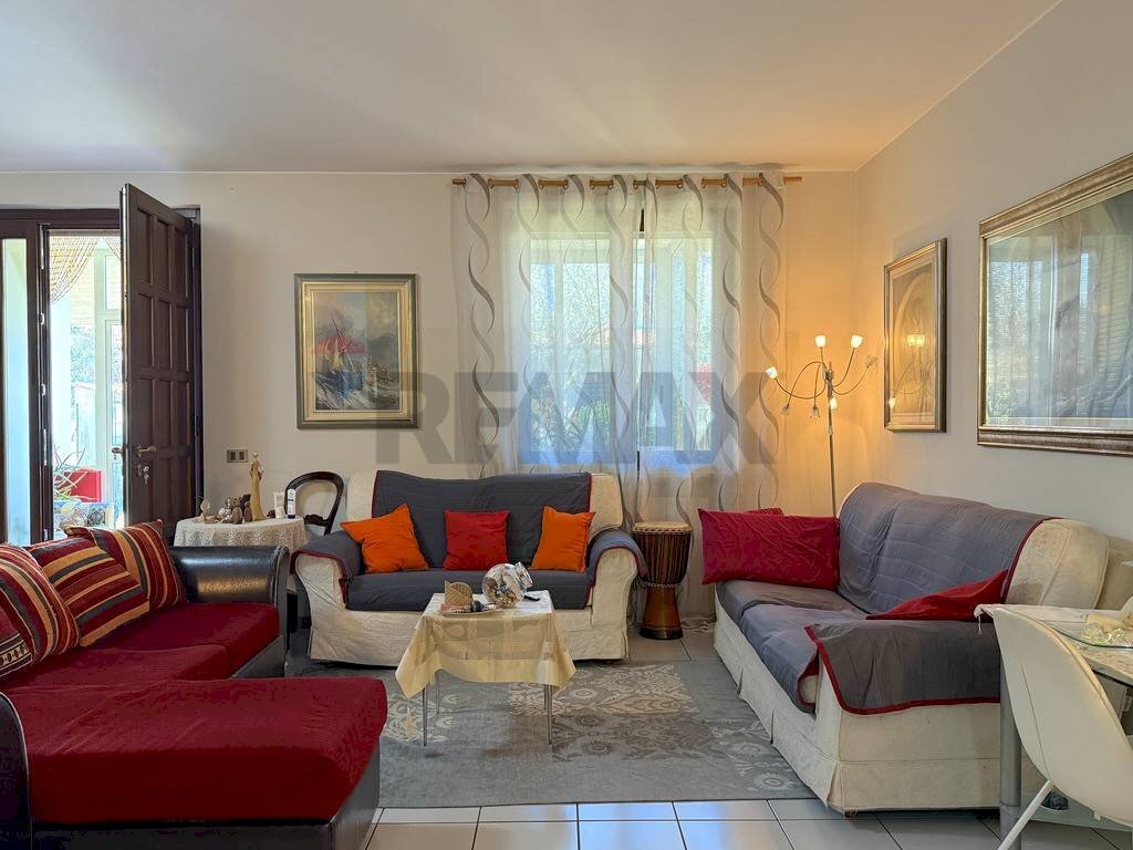 Villa a Schiera Via Villaggio Morosini, 21
Castelli Calepio, Castelli Calepio - foto 2