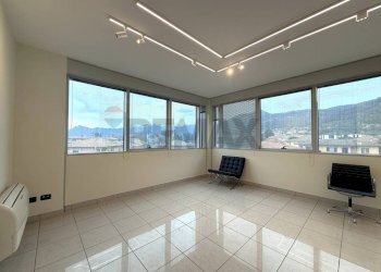Office Via Ninfea, SNC 
 Iseo, Iseo - photo 1