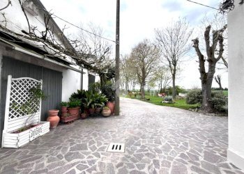 Portion of a house Via Canaletto, Malalbergo - photo 3
