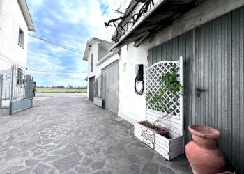Portion of a house Via Canaletto, Malalbergo - photo 24