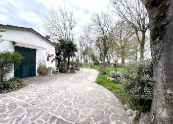 Portion of a house Via Canaletto, Malalbergo - photo 25