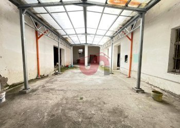 Foto 2 - Warehouse Via Paga, Benevento - photo 2