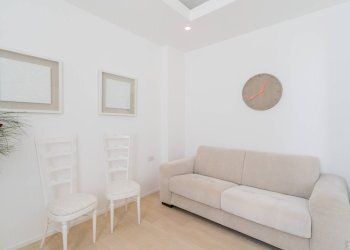 Foto 14 - Attic Piazza Garibaldi
 
24, Molfetta - photo 14