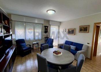 Sala da pranzo - Trilocale via Parri
 
21, Rho - foto 5