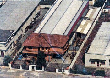 Edificio all\'aperto - Capannone via guido rossa
27, Magenta - foto 2