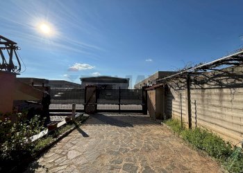 Terrazza - Capannone via guido rossa
27, Magenta - foto 32