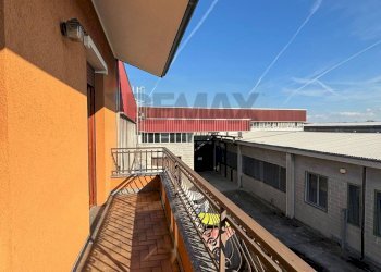 Balcone - Capannone via guido rossa
27, Magenta - foto 46