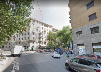 Edificio all\'aperto - Bar Tavola Calda - Fredda Piazzale Piola
 
1, Milano - foto 3