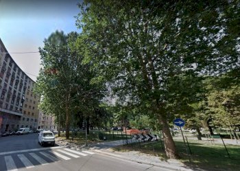 Edificio all\'aperto - Bar Tavola Calda - Fredda Piazzale Piola
 
1, Milano - foto 4