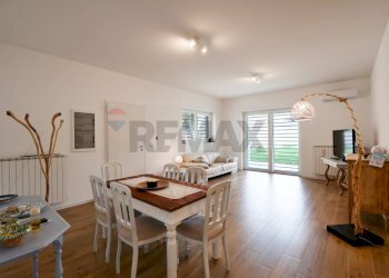 Sala da pranzo - Villa Via Luisi
 
29, Bari - foto 8