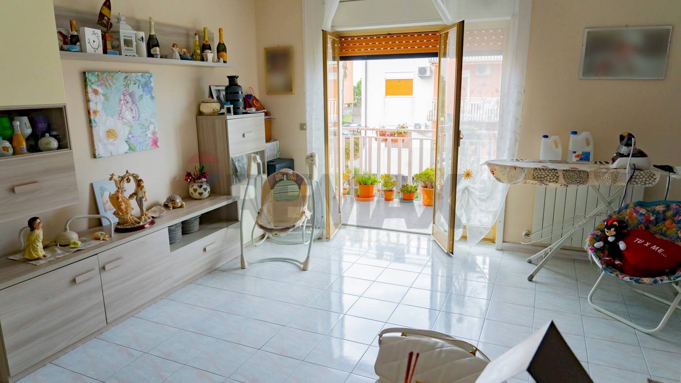 Cucina - Trilocale Via Pier Santi Mattarella
 
20, Mascali - foto 1