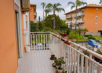 Balcone - Trilocale Via Pier Santi Mattarella
 
20, Mascali - foto 3