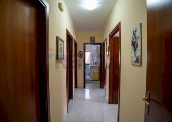 Hall / corridoio - Trilocale Via Pier Santi Mattarella
 
20, Mascali - foto 4