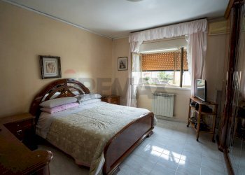 Camera / camera da letto - Trilocale Via Pier Santi Mattarella
 
20, Mascali - foto 13