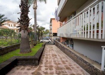 Edificio all\'aperto - Trilocale Via Pier Santi Mattarella
 
20, Mascali - foto 17