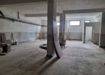 Parcheggio - Locale Commerciale Via Vincenzo Muccioli
 
29, Gravina di Catania - foto 5