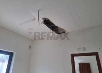 Dettagli - Locale Commerciale Via Vincenzo Muccioli
 
29, Gravina di Catania - foto 14