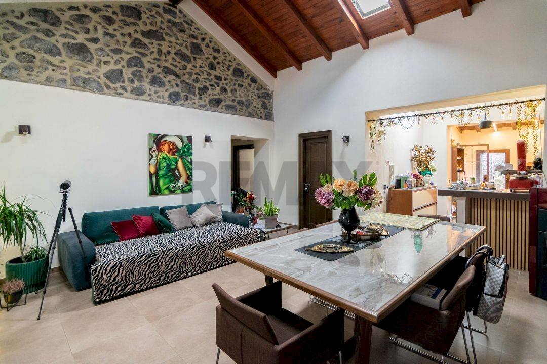 Sala da pranzo - Casa indipendente via molise
 
33, Acireale - foto 1