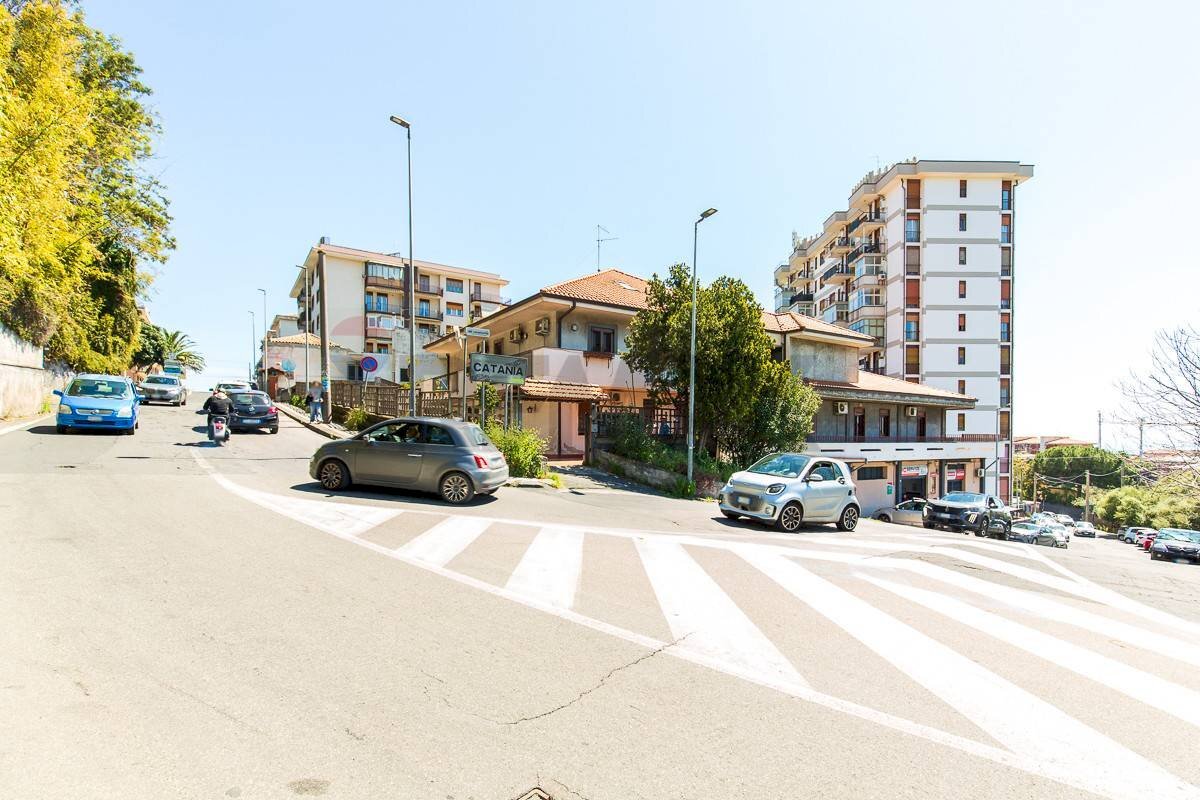 Edificio all\'aperto - Casa semi indipendente Via del Canalicchio
1, Tremestieri Etneo - foto 2
