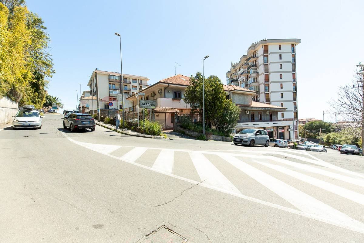 Edificio all\'aperto - Casa semi indipendente Via del Canalicchio
1, Tremestieri Etneo - foto 3