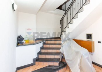 Scale - Casa semi indipendente Via del Canalicchio
1, Tremestieri Etneo - foto 12