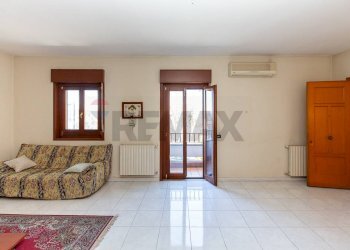 Soggiorno - Casa semi indipendente Via del Canalicchio
1, Tremestieri Etneo - foto 18
