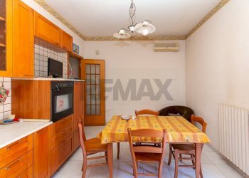 Sala da pranzo - Casa semi indipendente Via del Canalicchio
1, Tremestieri Etneo - foto 41