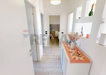 Hall / corridoio - Three-room apartment Via John Fitzgerald Kennedy
2, Cassina de' Pecchi - photo 16