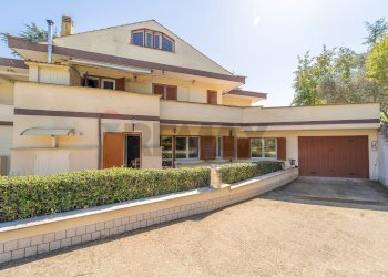 Casa all\'aperto - Casa semi indipendente Via Fosso della Castelluccia
 
82, Roma - foto 3