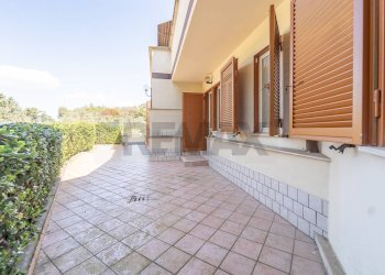 Terrazza - Casa semi indipendente Via Fosso della Castelluccia
 
82, Roma - foto 8