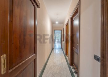 Hall / corridoio - Casa semi indipendente Via Fosso della Castelluccia
 
82, Roma - foto 17