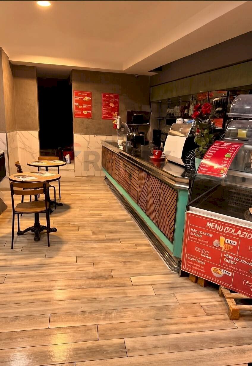 Cucina - Attività Commerciale Piazza Giuseppe Garibaldi
 
11, Trieste - foto 2