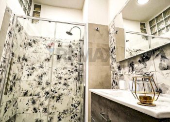 Bagno - Casa semi indipendente via abate ferrara
 
55, Catania - foto 9