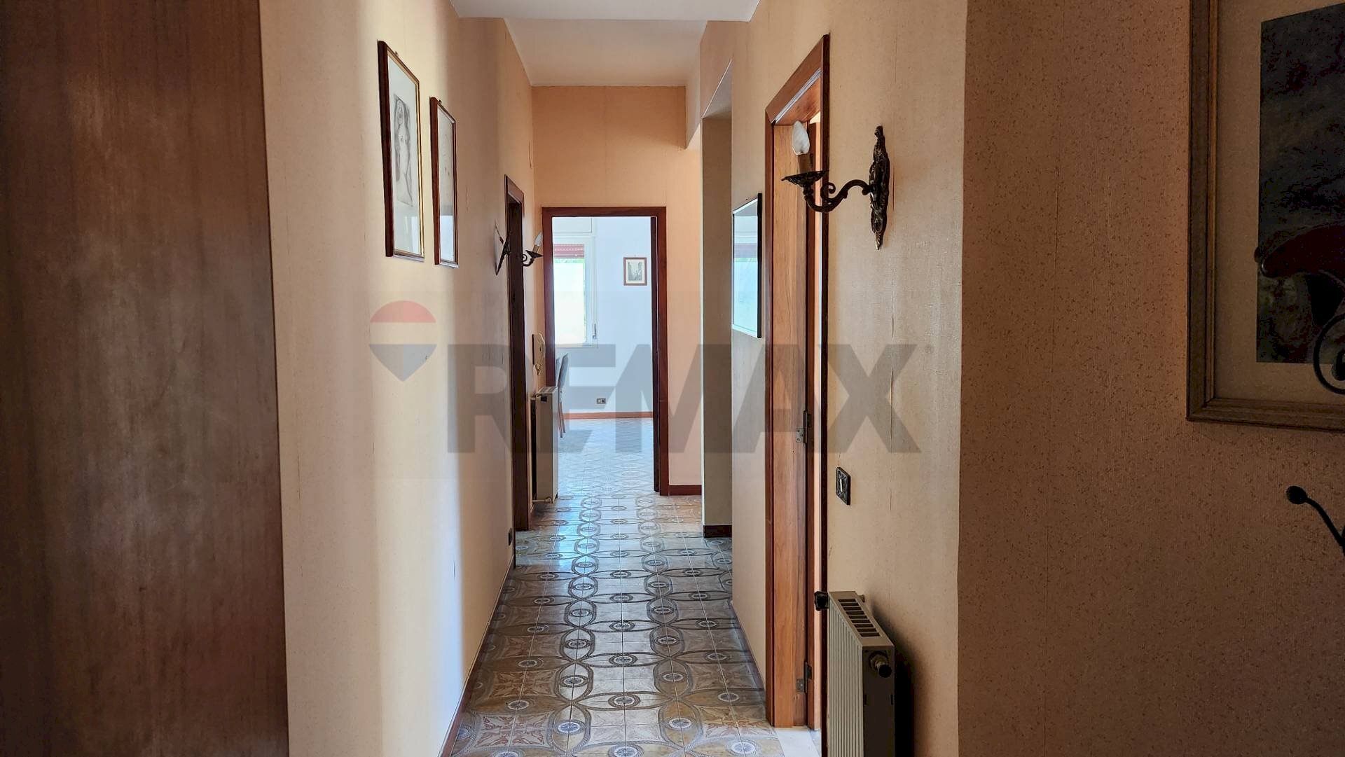 Hall / corridoio - Appartamento Via Longano
 
37, Barcellona Pozzo di Gotto - foto 2