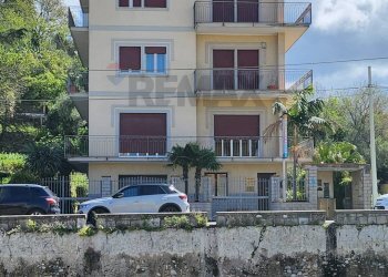 Edificio all\'aperto - Appartamento Via Longano
 
37, Barcellona Pozzo di Gotto - foto 14