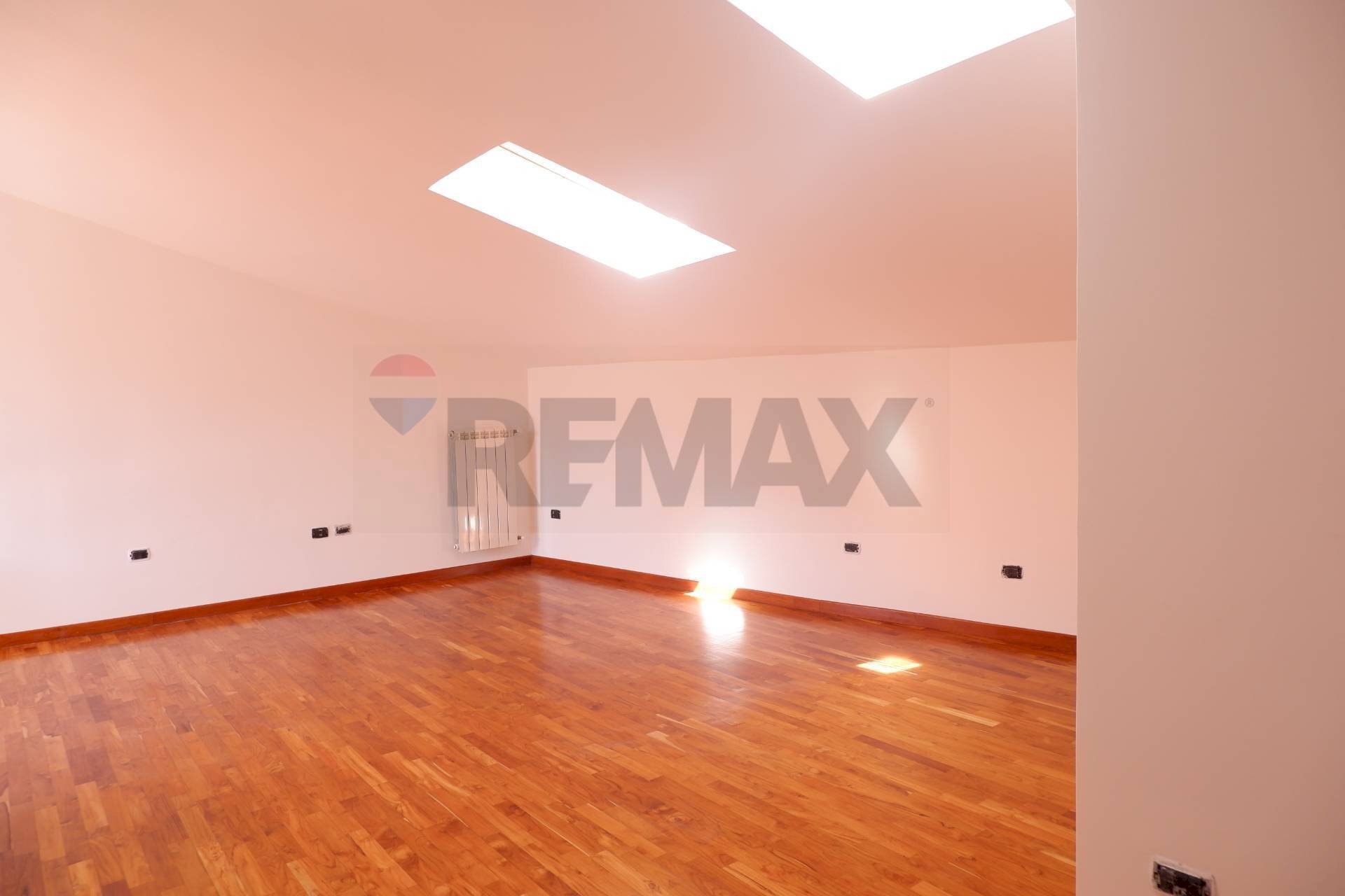 Salone - Villa Bifamiliare Caserta - foto 2