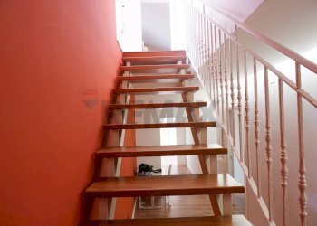 Scala interna - Semi-detached Villa Caserta - photo 26