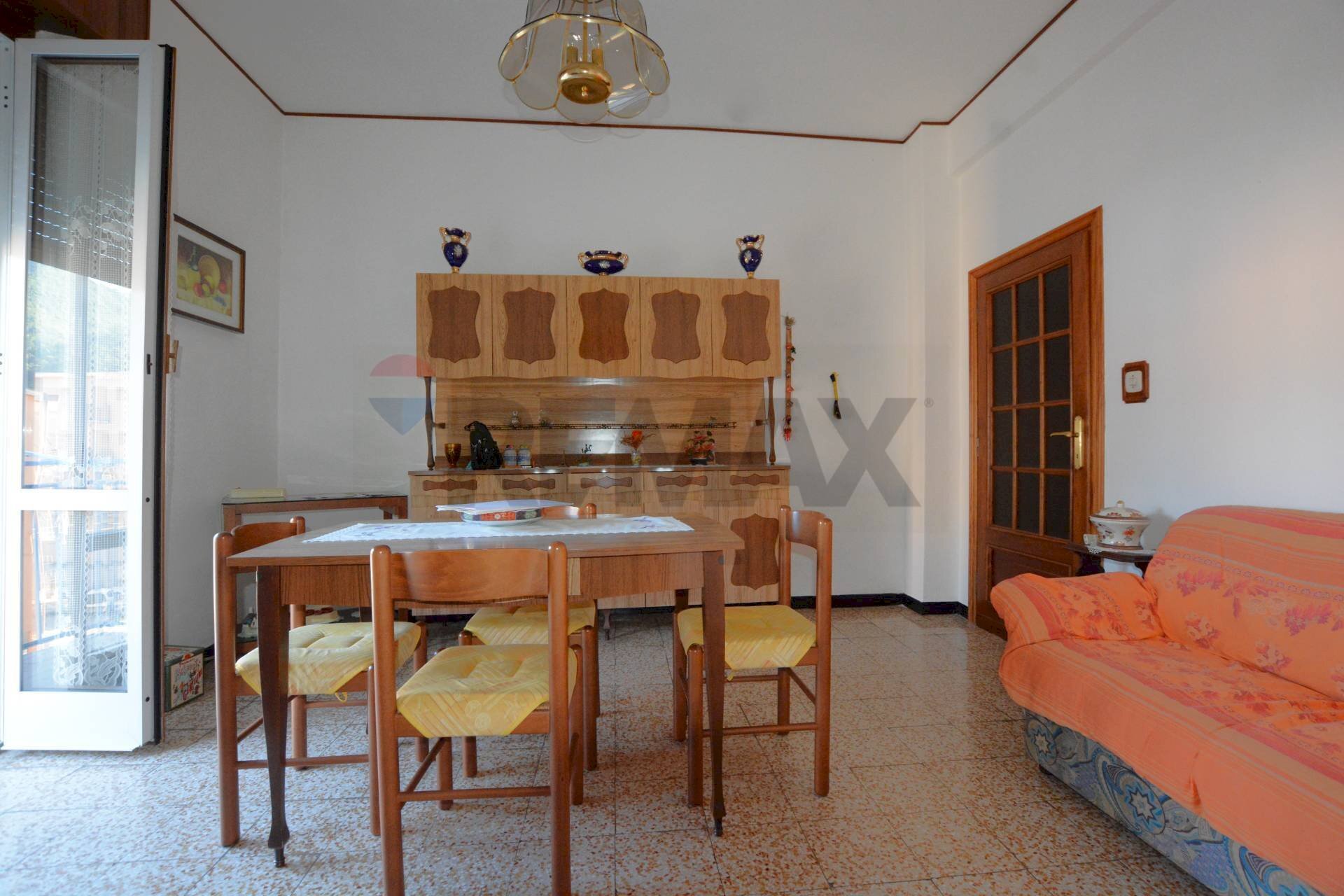 Sala da pranzo - Four-room apartment Via Piave
 
246, Vado Ligure - photo 1