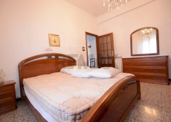 Camera / camera da letto - Four-room apartment Vado Ligure - photo 14