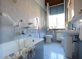 Bagno - Four-room apartment Vado Ligure - photo 19