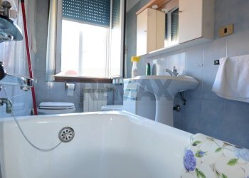 Bagno - Four-room apartment Vado Ligure - photo 21