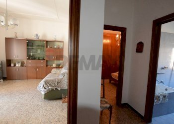 Hall / corridoio - Four-room apartment Vado Ligure - photo 22