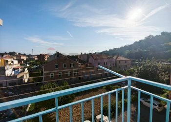 Balcone - Four-room apartment Vado Ligure - photo 30