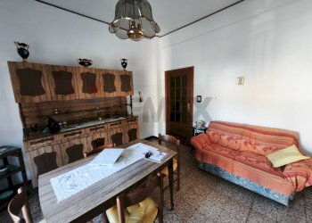 Sala da pranzo - Four-room apartment Vado Ligure - photo 36