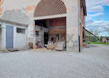 Edificio all\'aperto - Casa semi indipendente via Roma
 
85, Torri di Quartesolo - foto 6