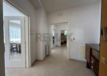Hall / corridoio - Three-room apartment L'Aquila - photo 2