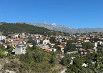 Vista delle montagne - Three-room apartment L'Aquila - photo 15