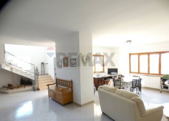 soggiorno - Casa semi indipendente Località Macchia di Mauro
 
16, Vieste - foto 15