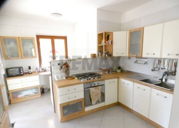 cucina - Casa semi indipendente Località Macchia di Mauro
 
16, Vieste - foto 19