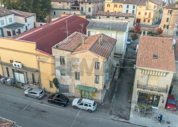 Edificio all\'aperto - Semi-detached house Via Vincenzo Bellini
 
8, Busseto - photo 1